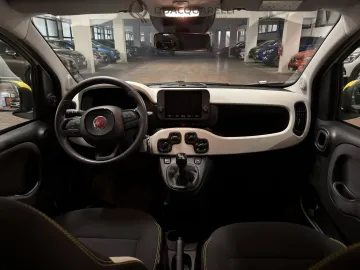 Car image 16