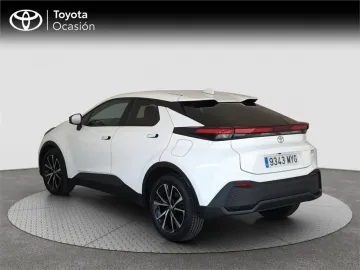 Car image 4