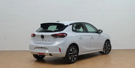 Car image 5