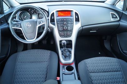 Car image 12