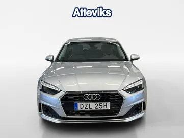 Car image 3
