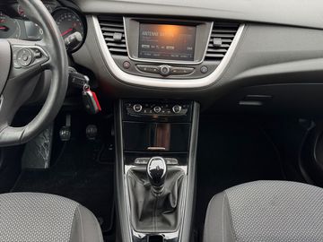 Car image 11