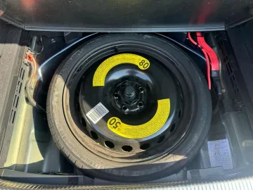 Car image 37