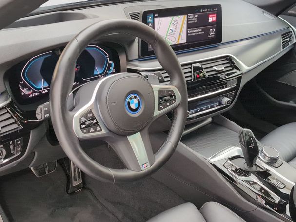 BMW 530 Touring xDrive 185 kW image number 13