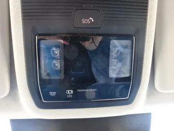Car image 34