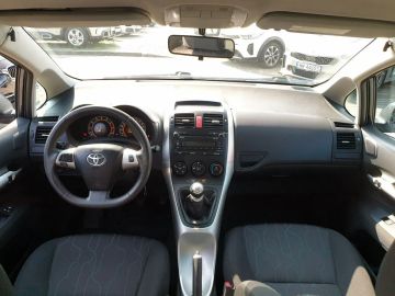 Car image 24