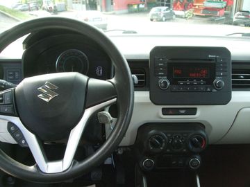 Car image 10