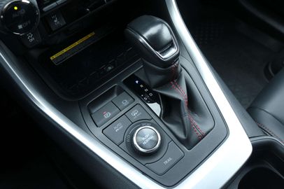 Car image 32