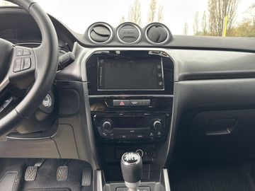 Car image 12