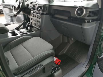 Car image 16