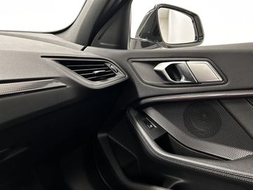 Car image 34