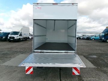 Car image 29