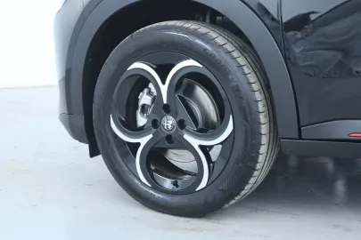Car image 32