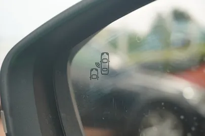 Car image 33