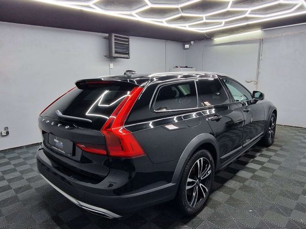 Volvo V90 Cross Country AWD Pro 173 kW image number 3