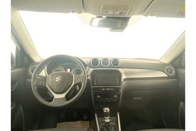 Car image 15