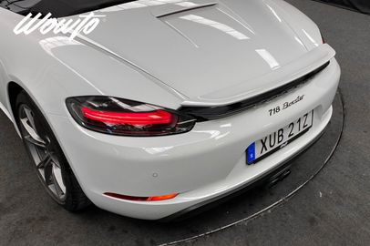Car image 23