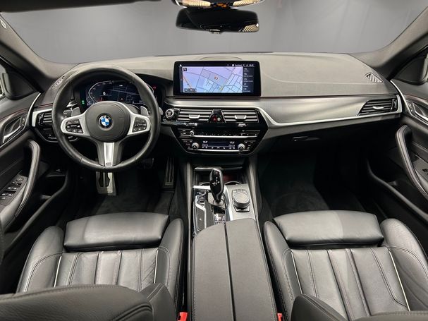 BMW 530d Touring M 210 kW image number 13