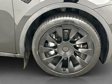 Car image 36