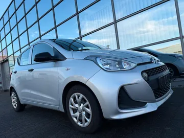 Car image 17