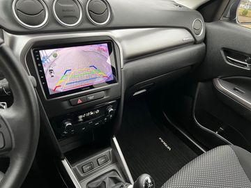 Car image 15