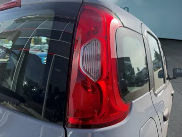 Car image 21