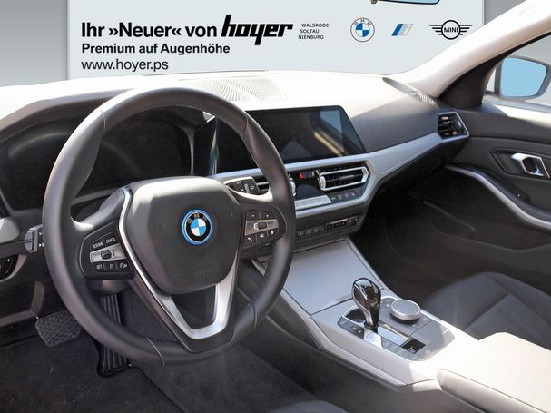 BMW 330e Touring Advantage 215 kW image number 4