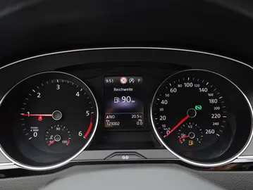Car image 35