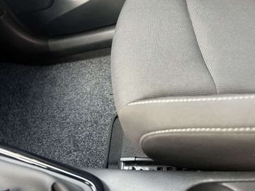 Car image 36