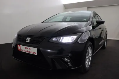 Car image 26