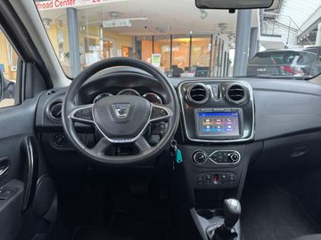 Car image 9