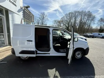 Car image 31