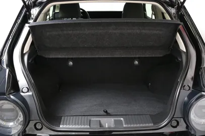 Car image 22