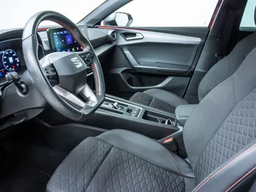 Car image 28