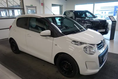 Car image 2