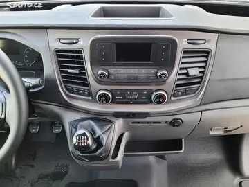 Car image 25