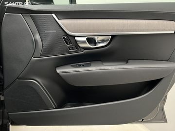 Car image 47