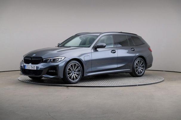 BMW 330e Touring M Sport 216 kW image number 1