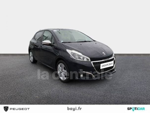 Peugeot 208 PureTech 82 Signature 61 kW image number 2