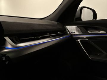 Car image 34