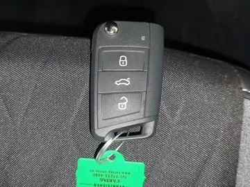 Car image 29