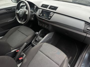 Car image 12