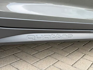 Car image 40