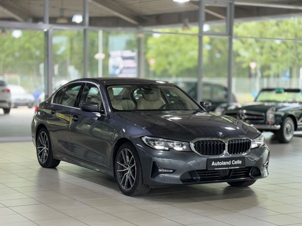 BMW 330i Sport Line 190 kW image number 2