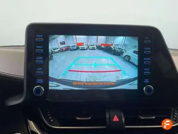 Car image 25