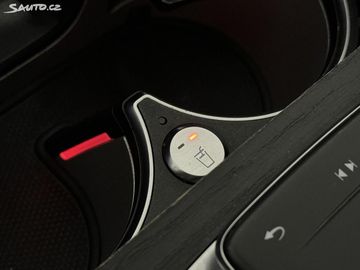 Car image 37