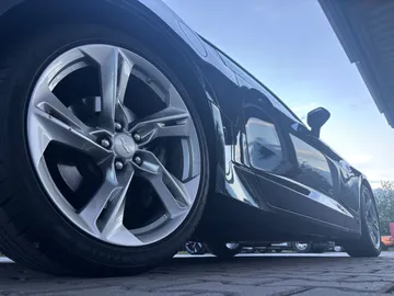 Car image 25