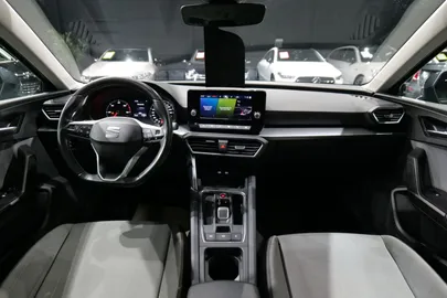 Car image 27