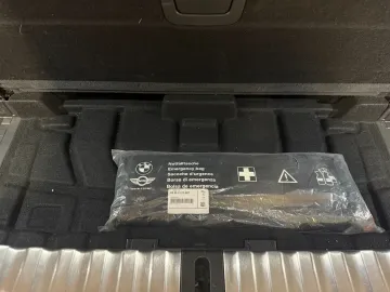 Car image 35