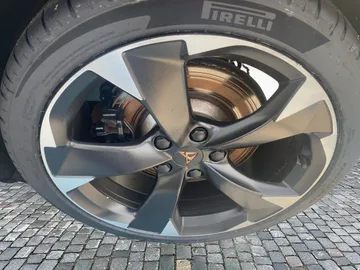 Car image 22